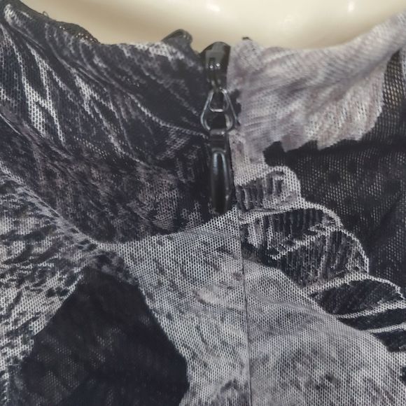 BCBGMAXAZRIA Nylon "Roxanne" Printed Cocktail Dress (D335) SIZE M - Picture 4 of 8